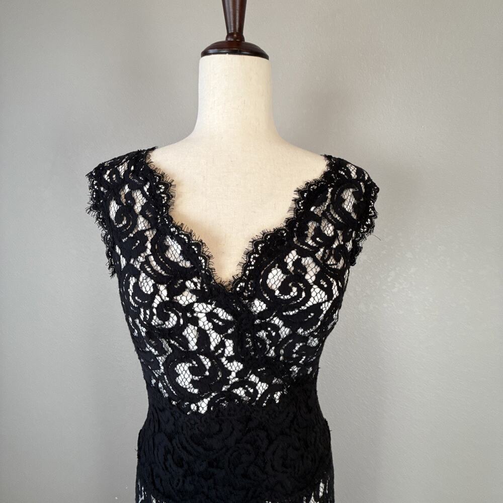 Tadashi Shoji Contrast Waist Black Lace Gown Maxi Dress Size 6 V-Neck Mermaid - Picture 3 of 10